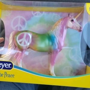 Breyer Horses Freedom Series Keep The Peace Unicorn 9.75x7in 1:12 Model 62067.